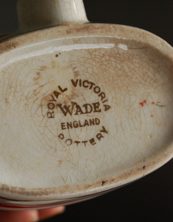 アンティーク雑貨　イギリスで見つけたアンティーク雑貨、リカーディスペンサー(SCOTCH)。Royal Victoria Pottery Wadeの刻印がありました。(k-1417-z)