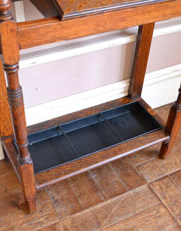 アンティークの玄関収納　アンティーク家具　贅沢な装飾が美しいお花のタイルが付いたホールスタンド、イギリスのアンティーク家具 。雨水を受けるところが付いています。(k-1425-f)