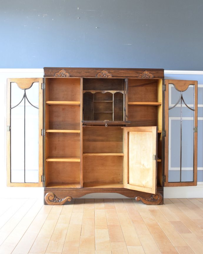 ビューロー　アンティーク家具　本棚とビューローがセットになったサイドバイサイド、英国のアンティーク家具。棚に書類や文房具をしまえば、ちょっとした書き物スペースに早変わりします。(k-1426-f)