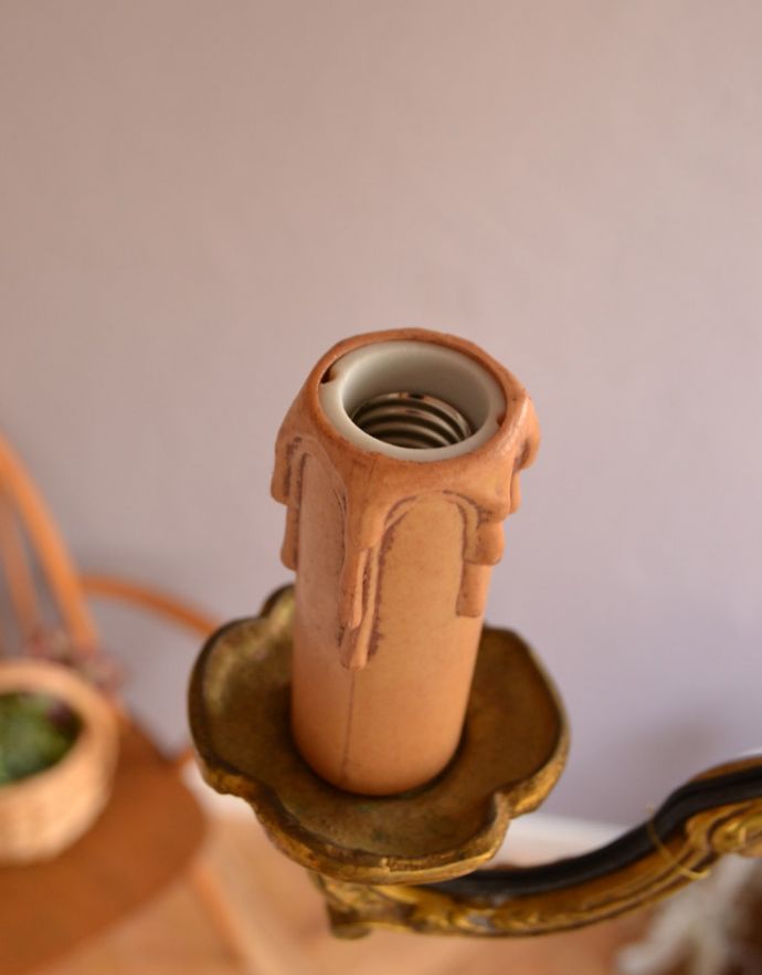 シャンデリア　照明・ライティング　フランスのアンティーク照明（3灯）、高級感溢れる真鍮製シャンデリア（Ｅ17シャンデリア球付）。しっかりオーバーホウルをしたので、ご安心下さい。(k-1442-z)