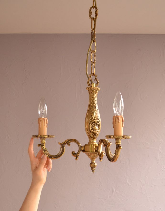 シャンデリア 照明・ライティング 高級感溢れる真鍮製シャンデリア、フランスのアンティーク照明(3灯)。取り付けやすい小ぶりなシャンデリアです。(k-1446-z)