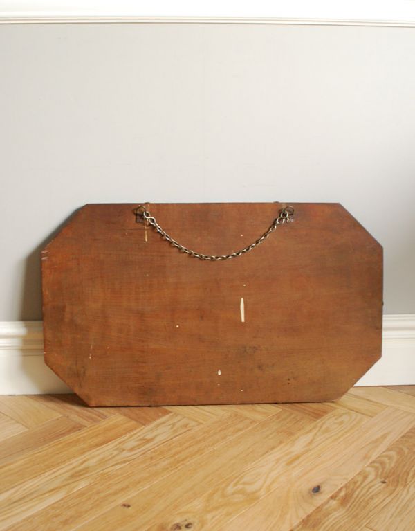 アンティーク雑貨　英国アンティーク雑貨、きらきら輝くカッティングミラー。壁に取り付けられるように金具が付いています。(k-1450-z)