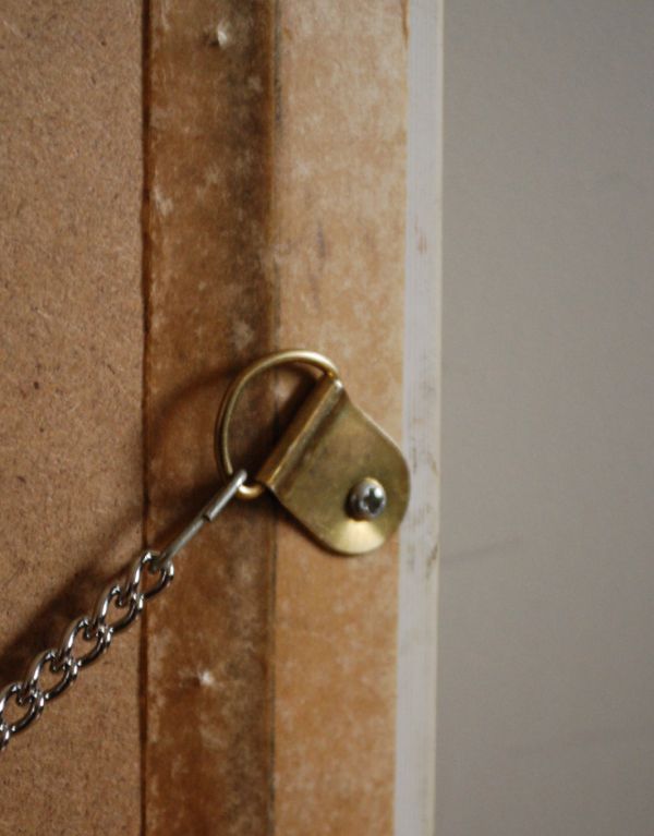 アンティーク フレーム付きミラー　アンティーク雑貨　豪華な装飾が施されたフレームミラー、アンティークの鏡。壁に取り付けられるように金具が付いています。(k-1451-z)