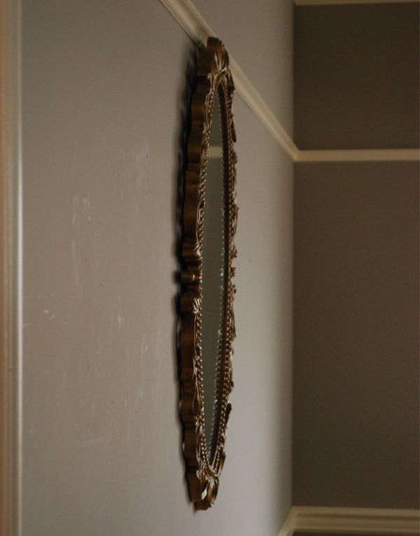 アンティーク雑貨 イギリスから到着したアンティークモールディングミラー、オーバルデザイン。アンティークのミラーは重みがあります。(k-1452-z)