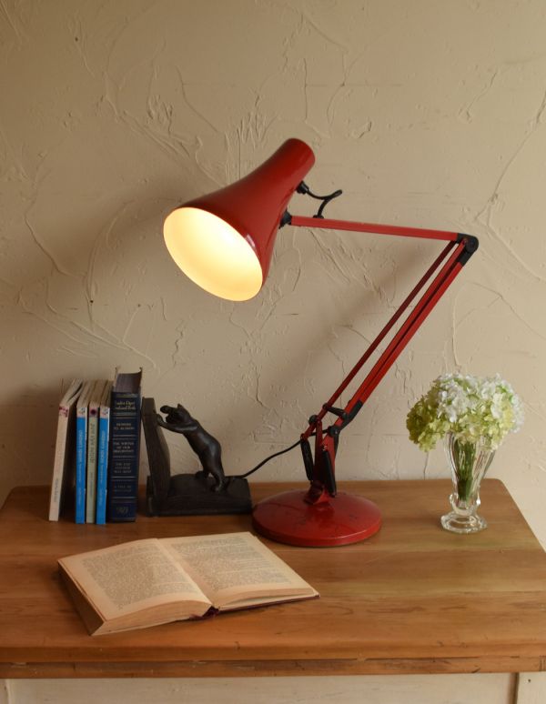 スタンドライト 照明・ライティング 北欧テイストのお洒落なアンティーク照明、スマートなアングルポイズ(APEX90)(B22丸球付)。ヘッド部分にスイッチがあるので、点け消しも楽チン。(k-1455-z)