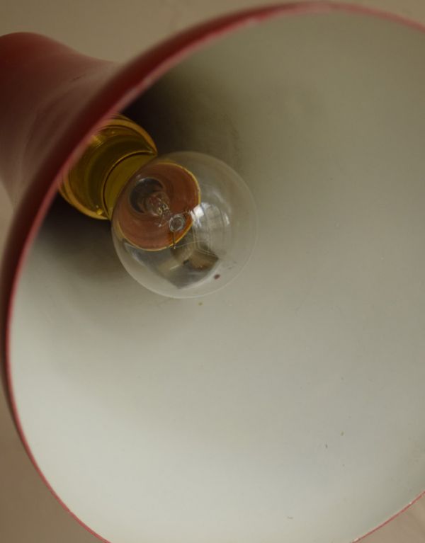 スタンドライト 照明・ライティング 北欧テイストのお洒落なアンティーク照明、スマートなアングルポイズ(APEX90)(B22丸球付)。電球は最大60W(イギリス球)まで使用できると記載されていますが、電圧が違うため40Wまででお願いします。(k-1455-z)