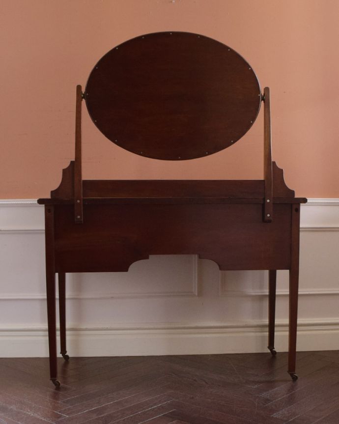 アンティークのドレッサー アンティーク家具 英国のアンティーク家具、大人色のマホガニー材のドレッシングテーブル。きちんとメンテナンスしてあるので、裏側もキレイです。(k-1458-f)