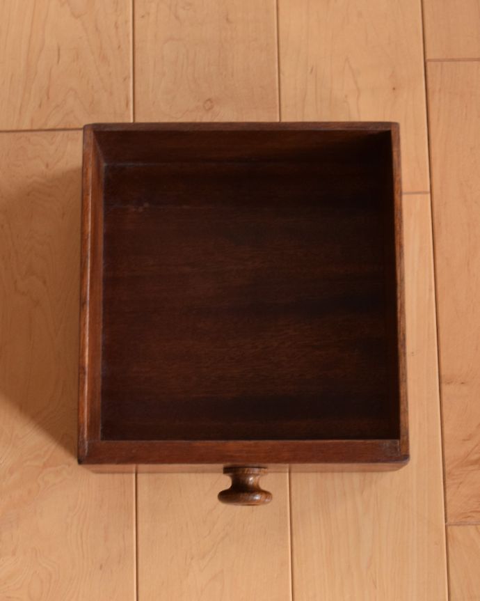 ビューロー アンティーク家具 アンティークの英国家具、本棚とデスクが付いたお洒落なサイドバイサイド。ビューローの中央に小さな引き出しが1杯付いています。(k-1462-f)