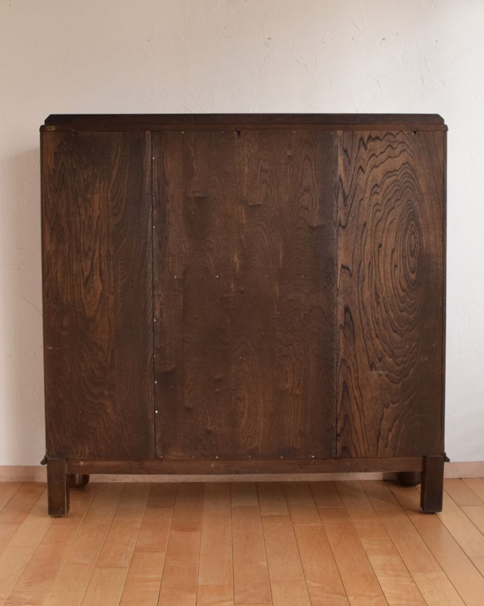 ビューロー アンティーク家具 アンティークの英国家具、本棚とデスクが付いたお洒落なサイドバイサイド。アンティークは新品ではないので、もちろん経年変化によるキズはありますが、専門の職人が目立たないようキレイにお直しをしているので、後姿までキレイです。(k-1462-f)