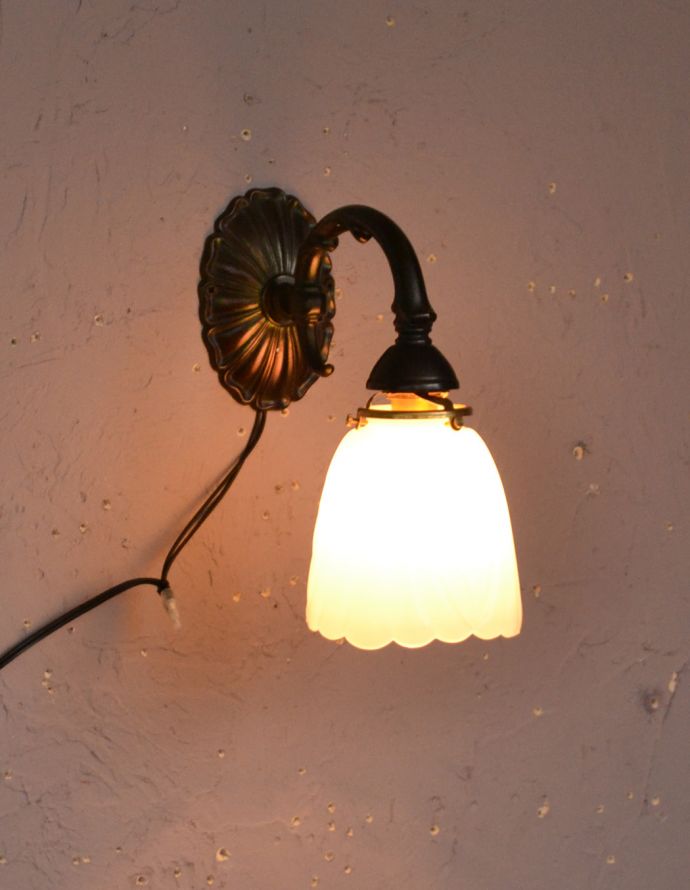 壁付けブラケット 照明・ライティング 優しい明かりのアンティークウォールブラケット(壁付け照明)。壁を照らすとロマンチックな空間の完成です。(k-1462-z)