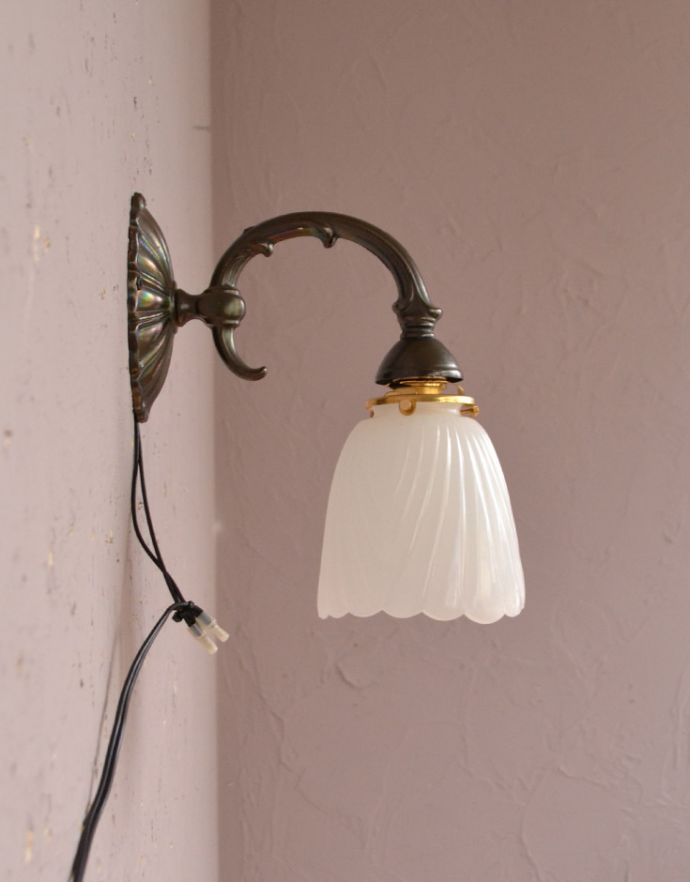 壁付けブラケット 照明・ライティング 優しい明かりのアンティークウォールブラケット(壁付け照明)。壁のお洒落を楽しむのにはピッタリな存在感です。(k-1462-z)