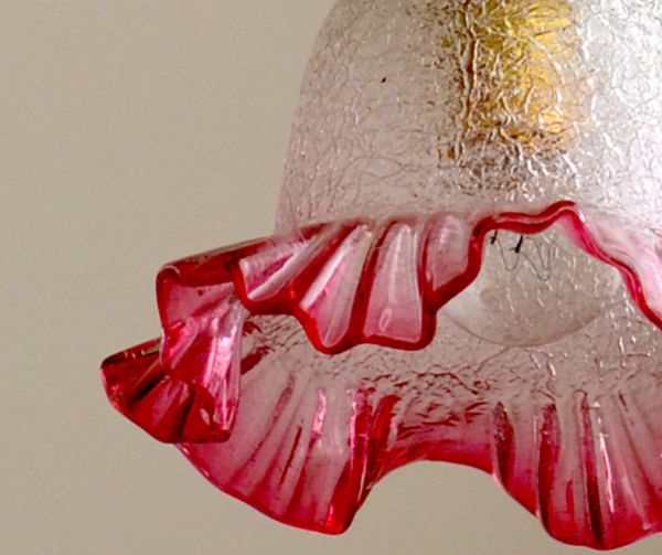 ラズベリーピンクのフリルガラスシェード、アンティークペンダント