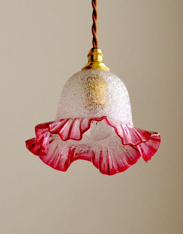 ラズベリーピンクのフリルガラスシェード、アンティークペンダント