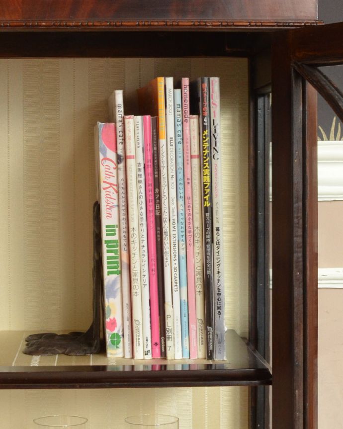 アンティークのキャビネット　アンティーク家具　英国アンティーク家具のショーケース、マホガニー材のガラスキャビネット（飾り棚）。本やファイルなどの収納もできます。(k-1473-f)