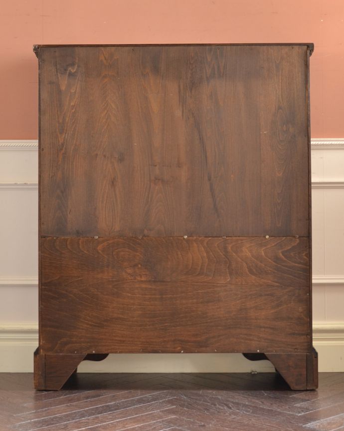 アンティークのキャビネット　アンティーク家具　イギリスから届いたアンティーク家具、ケイム材のガラス戸が美しいブックケース（本棚）。きちんとメンテナンスしてあるので、裏側もキレイです。(k-1475-f)