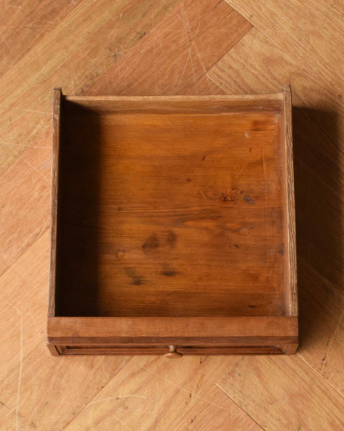 アンティークのキャビネット アンティーク家具 美しい大理石天板のアンティーク家具、フランスで見つけたウォルナット材ペディスタル カップボード。引き出しが1杯付いています。(k-1479-f)