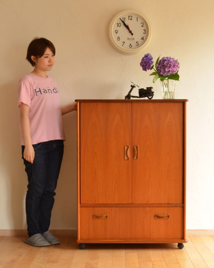 G-PLAN(Gプラン)　アンティーク家具　ラーセンデザインのヴィンテージ家具、G-planのテレビキャビネット。アパートやマンションにもピッタリのサイズ。(k-1494-f)