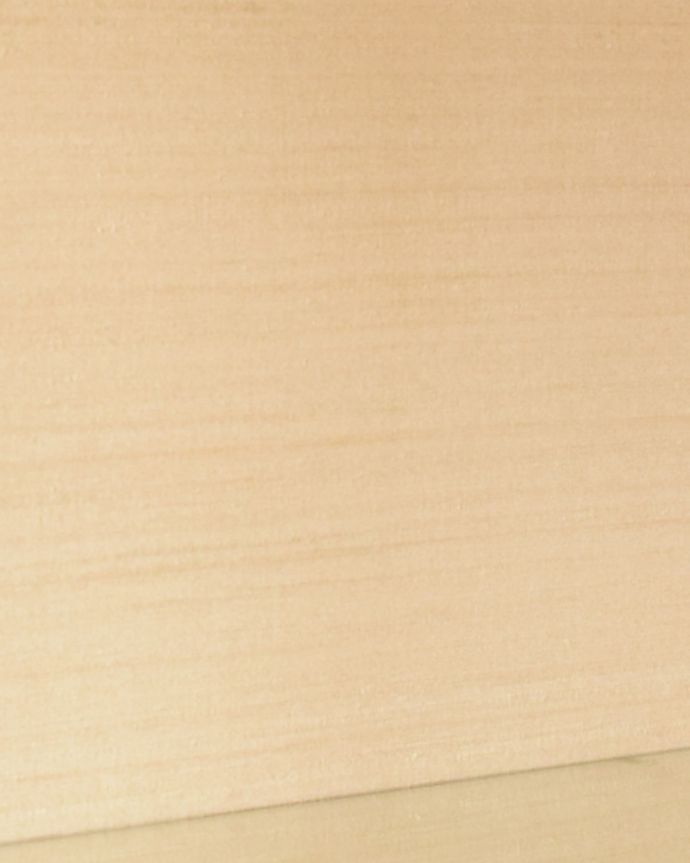 アンティークのキャビネット　アンティーク家具　英国スタイルのアンティーク家具、ゴールドの装飾が美しいショーケース（ガラスキャビネット）。柄物の食器やお気に入りのアイテムが引き立つような生地になっています。(k-1496-f)