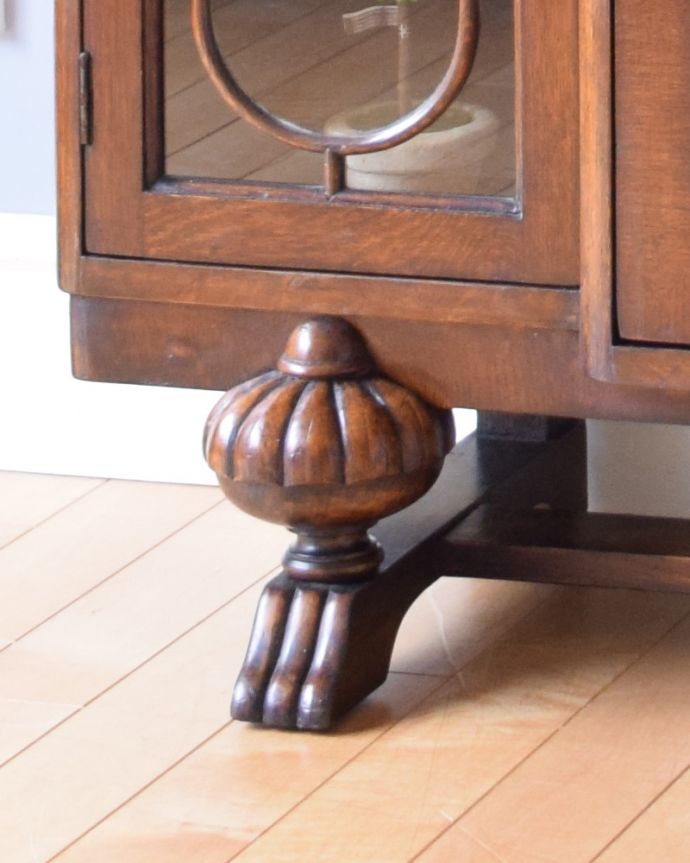 ビューロー　アンティーク家具　英国輸入のアンティーク家具、机と本棚が一つになったサイドバイサイド。デザイン性のある脚。(k-1503-f)