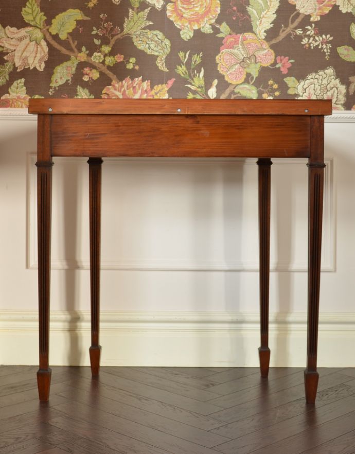 ロイドテーブル　アンティーク家具　英国のアンティーク家具、引き出し付きの美しいコンソールテーブル。きちんとメンテナンスしてあるので、裏側もキレイです。(k-1519-f)