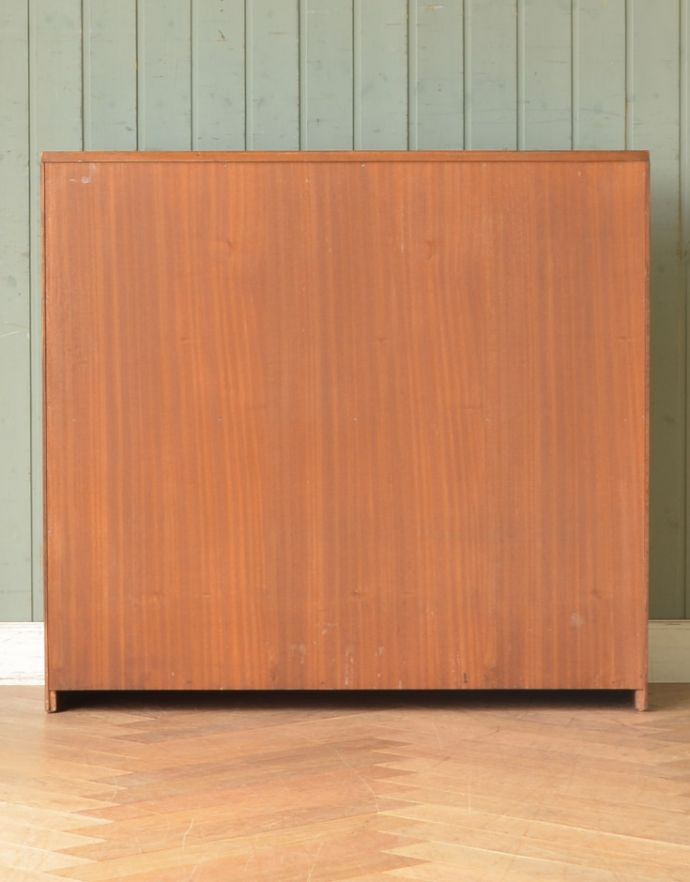 G-PLAN(Gプラン)　アンティーク家具　北欧スタイルのヴィンテージ家具、G-planのキャビネット（ディスプレイキャビネット）。キチンとメンテナンスしてあるので、裏側もキレイです。(k-1549-f-2)