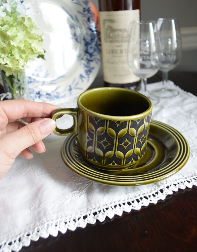 Hornsea（ホーンジー）　アンティーク雑貨　イギリスのアンティーク食器、ホーンジー社のカップ＆ソーサー（レイクランドグリーン）。あたたかみのある陶器です。(k-1557-z)