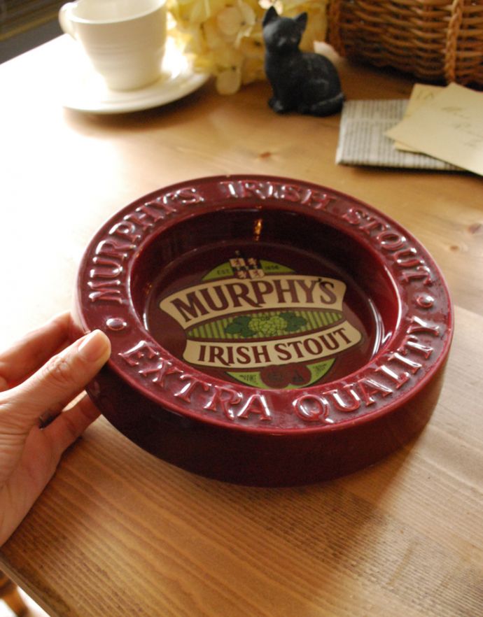 テーブルウェア(食器)　アンティーク雑貨　イギリスアンティーク雑貨、マーフィーズのアッシュトレイ（MURPHYS）。ショップやレストランでの喫煙ルームにも人気です。(k-1576-z)