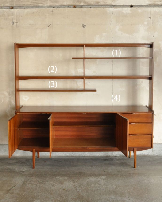 G-PLAN(Gプラン) アンティーク家具 本棚や飾り棚に使えるヴィンテージ家具、G-PLANのディバイダー (サイドボード)。きちんとお直ししています。(k-1585-f)