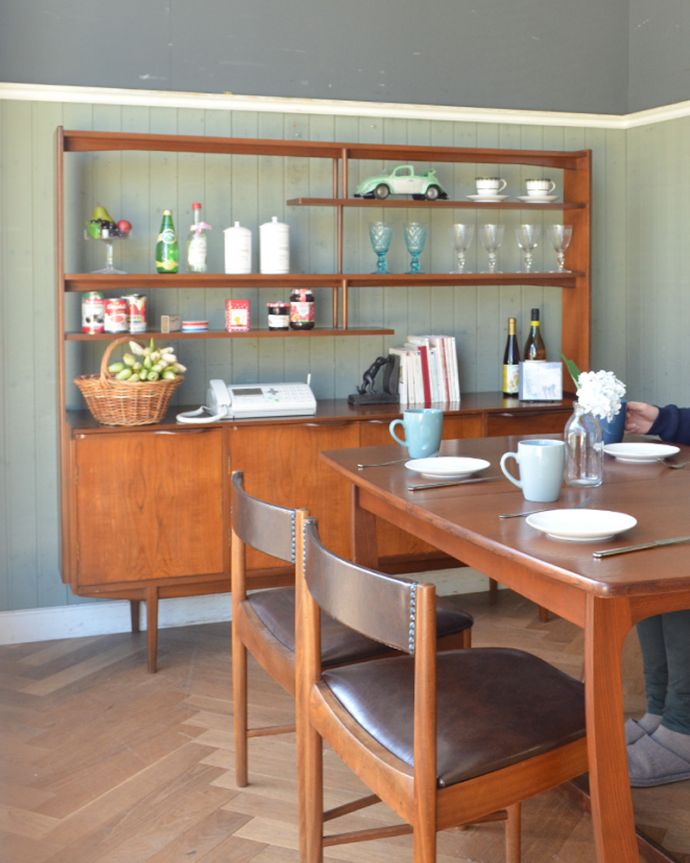 G-PLAN(Gプラン)　アンティーク家具　本棚や飾り棚に使えるヴィンテージ家具、G-PLANのディバイダー　（サイドボード）。。(k-1585-f)