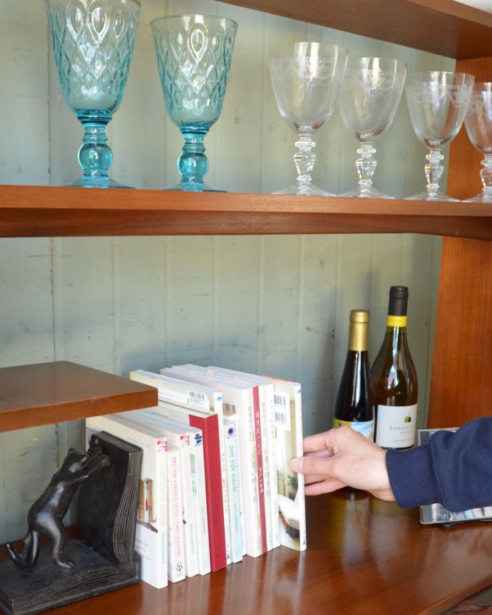 G-PLAN(Gプラン) アンティーク家具 本棚や飾り棚に使えるヴィンテージ家具、G-PLANのディバイダー (サイドボード)。雑誌が入る高さです。(k-1585-f)