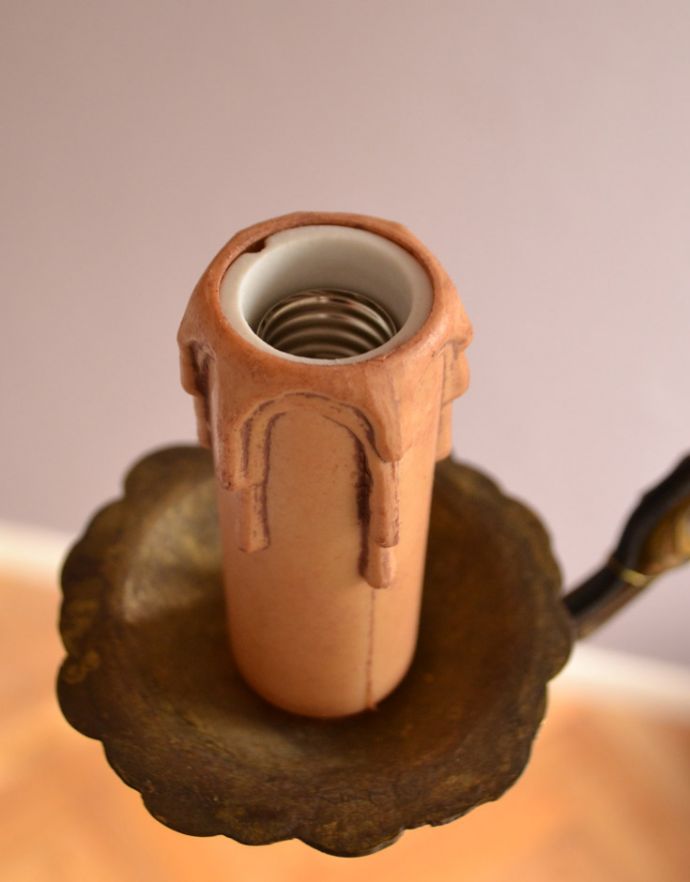 シャンデリア　照明・ライティング　フランスのアンティークシャンデリア、真鍮製3灯タイプのシャンデリア（Ｅ17シャンデリア球付）。しっかりオーバーホウルをしたので、ご安心下さい。(k-1590-z)