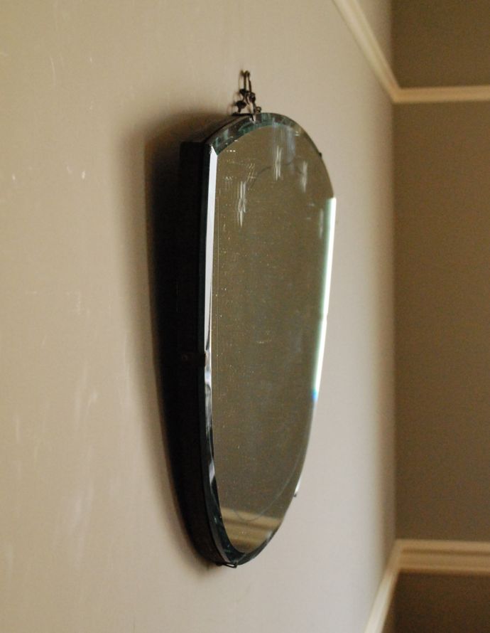 アンティーク カッティングミラー アンティーク雑貨 ミラーに小さなお花が咲いた、アンティークカッティングミラー 。アンティークのミラーは重みがあります。(k-1598-z)