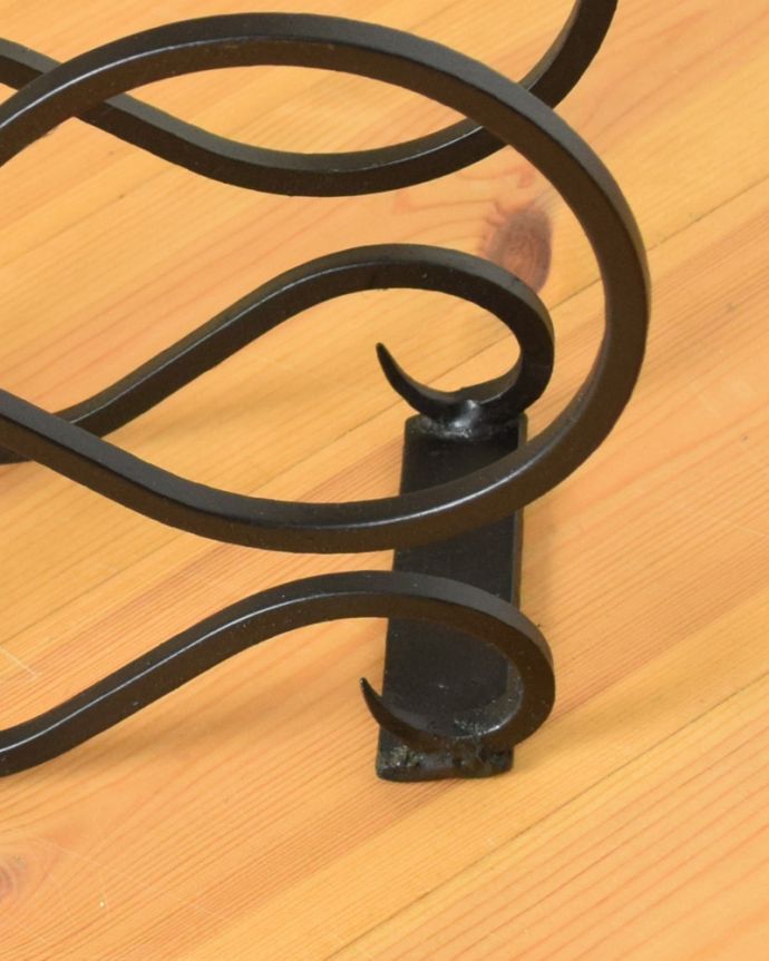 マガジンラック　アンティーク家具　イギリス見つけたお洒落なアンティークマガジンラック（ワインラック） 。フェルトキーパーをお付けしてお届けしています。(k-1608-f)