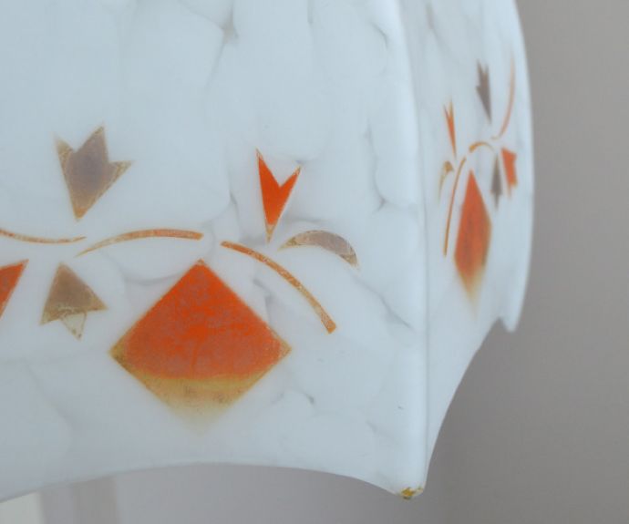 ペンダントライト 照明・ライティング しっとりと大人っぽいデザインのアンティークペンダントライト(天井付け照明)。シェードは、アンティークのため、誤差があったり、キズ、汚れが入っている場合もあります。(k-1611-z)