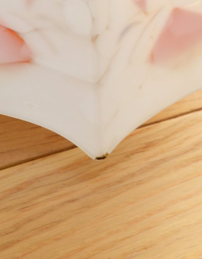 ペンダントライト 照明・ライティング しっとりと大人っぽいデザインのアンティークペンダントライト(天井付け照明)。アンティークは新品ではないので、経年変化によるキズはありますが、専門の職人によって目立たないようにキレイにお直しをしています。(k-1611-z)