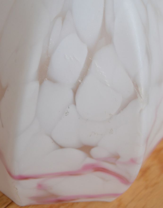 ペンダントライト　照明・ライティング　高級感のあるアンティーク照明、バルーン型のペンダントライト（コード・シャンデリア電球付き）。アンティークは新品ではないので、経年変化によるキズはありますが、専門の職人によって目立たないようにキレイにお直しをしています。(k-1612-z)