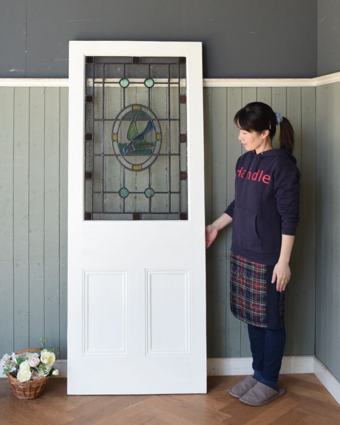 ドア・ゲート アンティーク家具 オシャレなアンティーク建具、ステンドグラス入りのペイントドア。ペイントのドアはお部屋に個性が出るので人気です。(k-1632-f)