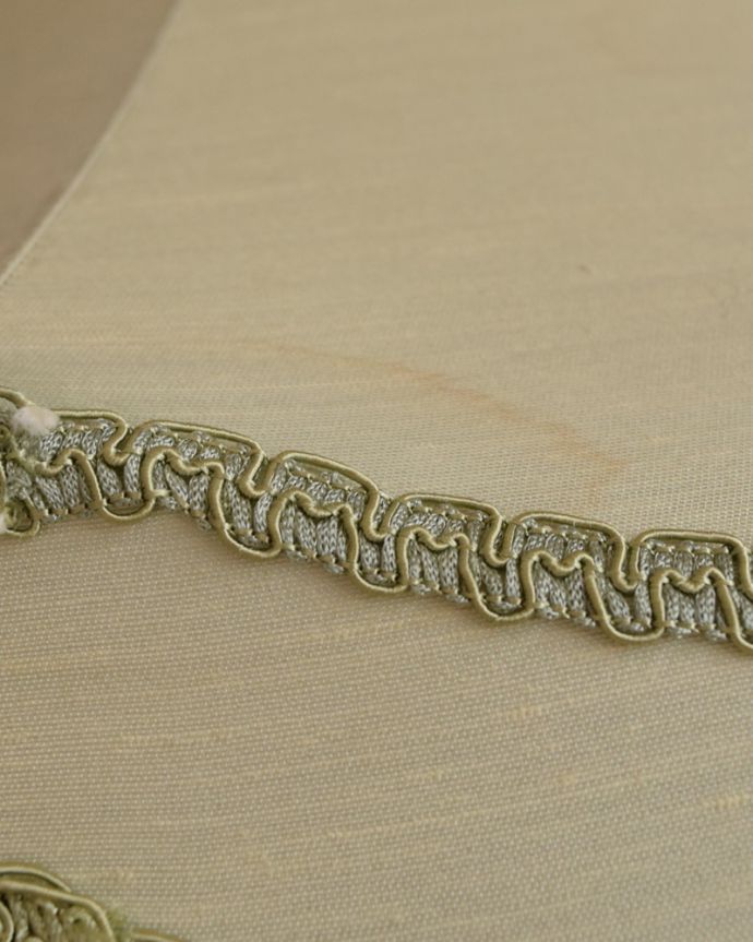 スタンドライト 照明・ライティング 高級なマホガニー材を使用したアンティーク照明、布シェードのフロアランプ(B22シャンデリア球付)。シェードは当時のままのもの。(k-1634-f)