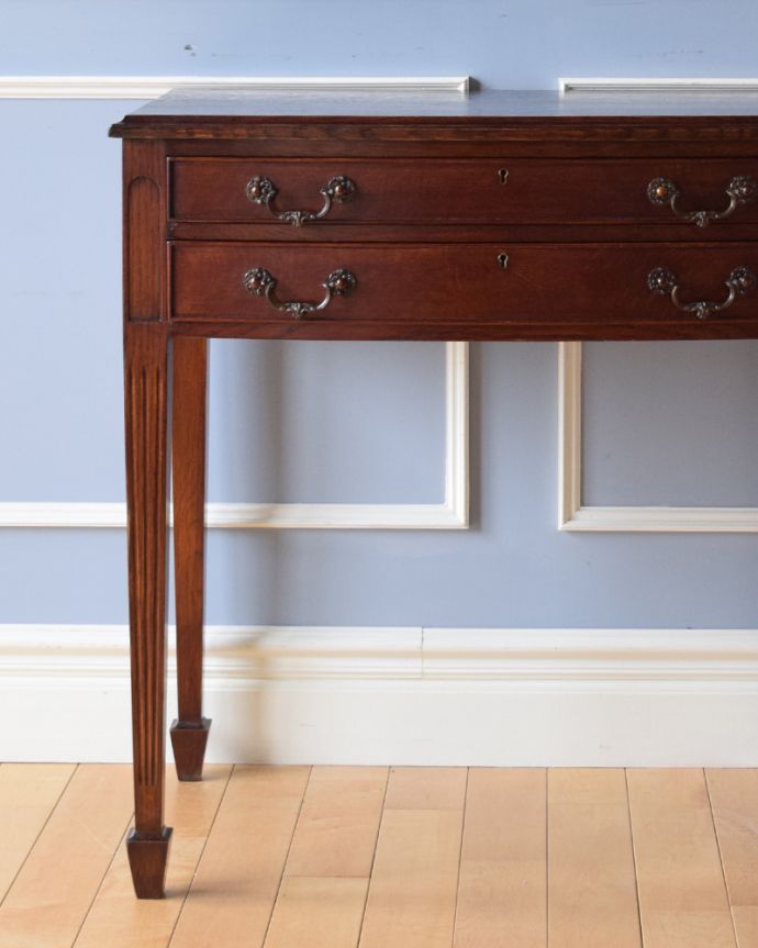 アンティークのチェスト　アンティーク家具　スタッフも驚いた！ゴージャスなカトラリーチェスト、アンティークの英国家具。品のある色合いと木目です。(k-1647-f)