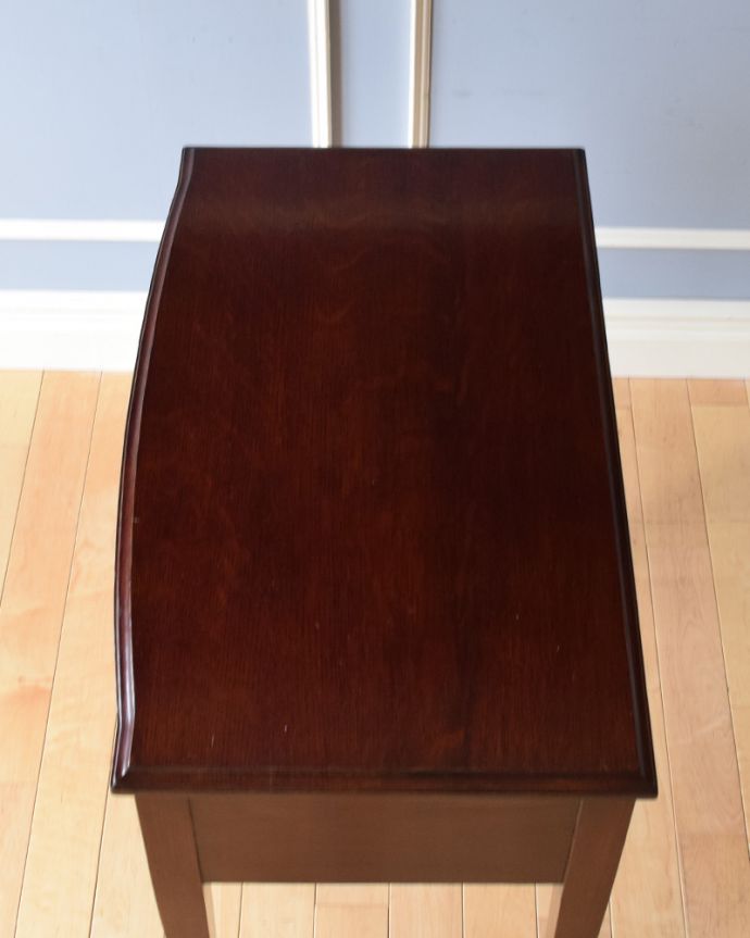 アンティークのチェスト　アンティーク家具　スタッフも驚いた！ゴージャスなカトラリーチェスト、アンティークの英国家具。天板もピカピカにお直ししました。(k-1647-f)