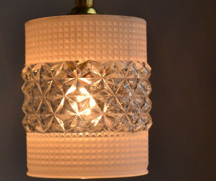 ペンダントライト　照明・ライティング　２パターンのデザインが楽しめるアンティークガラスのペンダントライト（コード・シャンデリア球・ギャラリーなし）。灯りをつけると、キラキラと美しく輝きます。(k-1666-z)