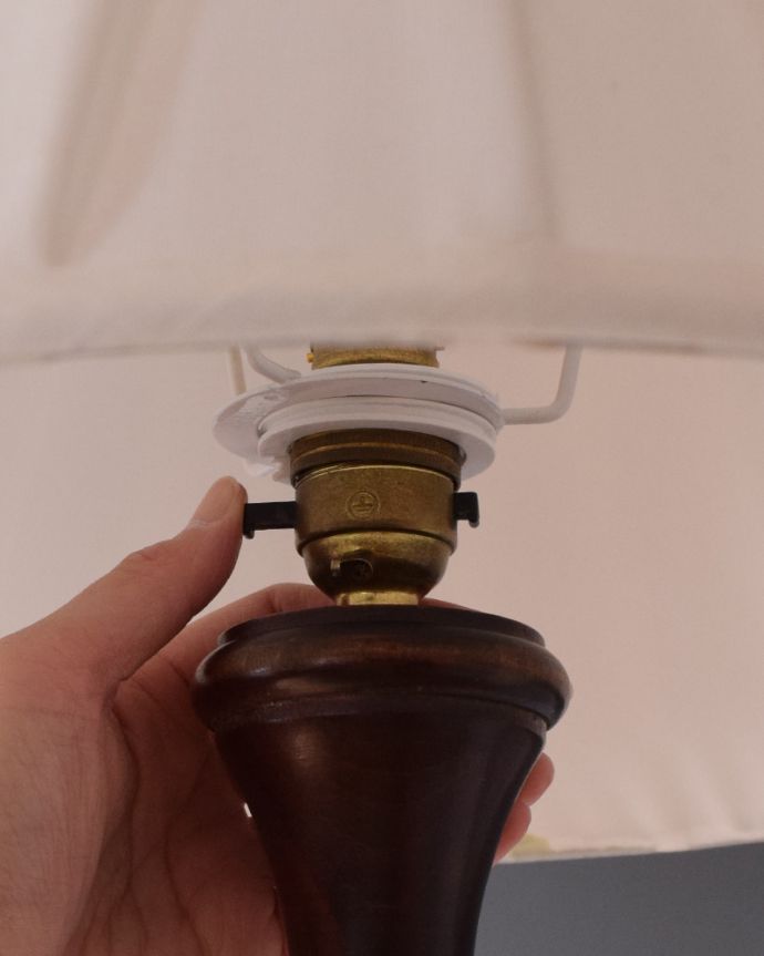 アンティークの間接照明、木製スタンドのシンプルなフロアランプ(k