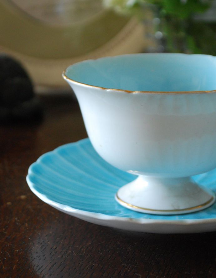Shelley社のアンティーク食器、ボーンチャイナのカップ＆ソーサー