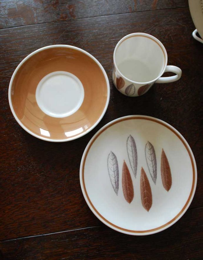 スージークーパー アンティーク雑貨 スージークーパーのハイドパーク、コーヒーカップ&ソーサートリオ(ボーンチャイナ)。あたたかみのある陶器です。(k-1678-z)