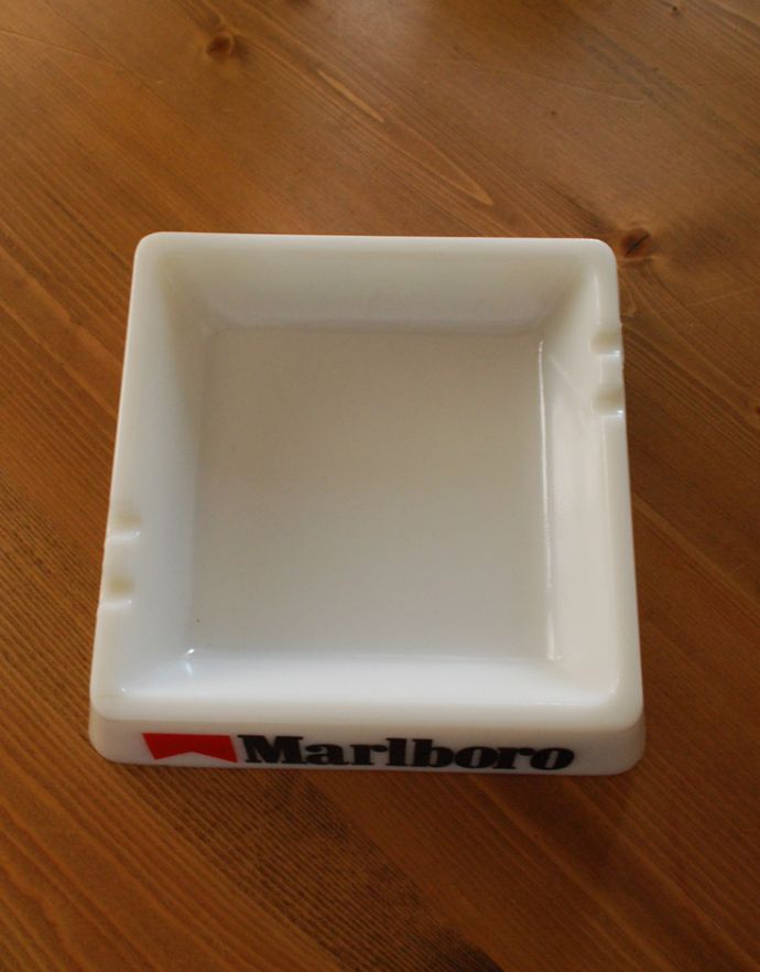 アンティーク 陶磁器の雑貨　アンティーク雑貨　イギリスヴィンテージ雑貨、Marlboro(マルボロ)のアッシュトレイ。上から見るとこんな感じです。(k-1680-z)
