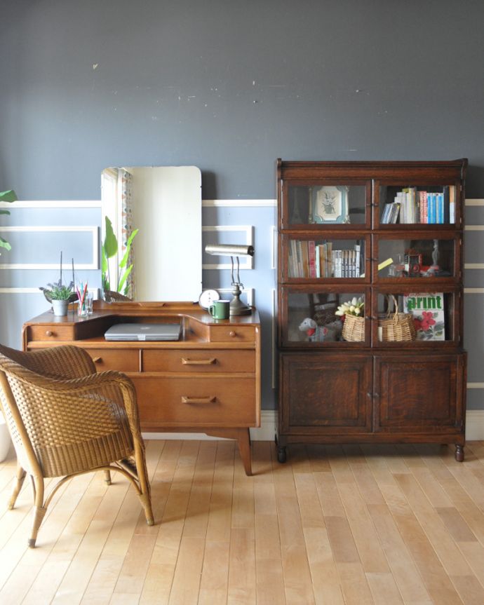 G-PLAN(Gプラン) アンティーク家具 北欧スタイルのヴィンテージ家具、引き出しがたっぷり付いたドレッサー (ドレッシングチェスト)。シャープでカッコイイフォルムが特長ドレッサーとは思えないカッコよさ。(k-1686-f)