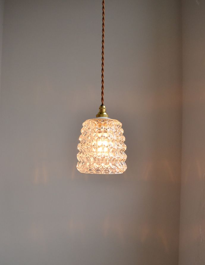 ペンダントライト 照明・ライティング イギリスから届いたカッティングが美しいアンティークペンダントライト(コード・シャンデリア電球・ギャラリーB2枚付き) 。あたたかい光がお部屋を包み込みます。(k-1686-z)