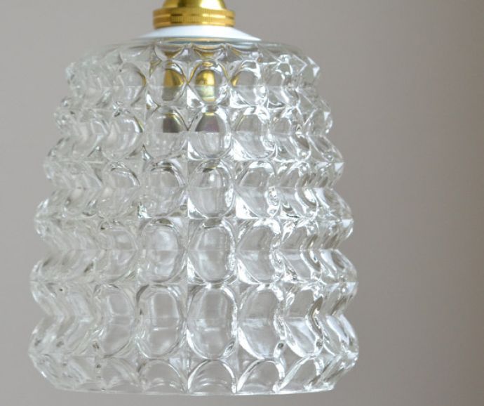 ペンダントライト 照明・ライティング イギリスから届いたカッティングが美しいアンティークペンダントライト(コード・シャンデリア電球・ギャラリーB2枚付き) 。シェードは、手作りのため多少、誤差があったり、気泡やキズ、汚れが入っている場合もあります。(k-1686-z)