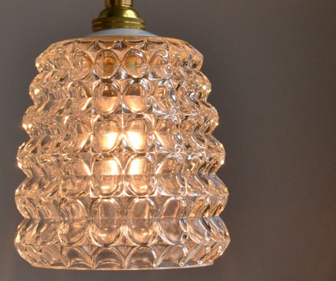 ペンダントライト 照明・ライティング イギリスから届いたカッティングが美しいアンティークペンダントライト(コード・シャンデリア電球・ギャラリーB2枚付き) 。灯りをつけると、キラキラと美しく輝きます。(k-1686-z)