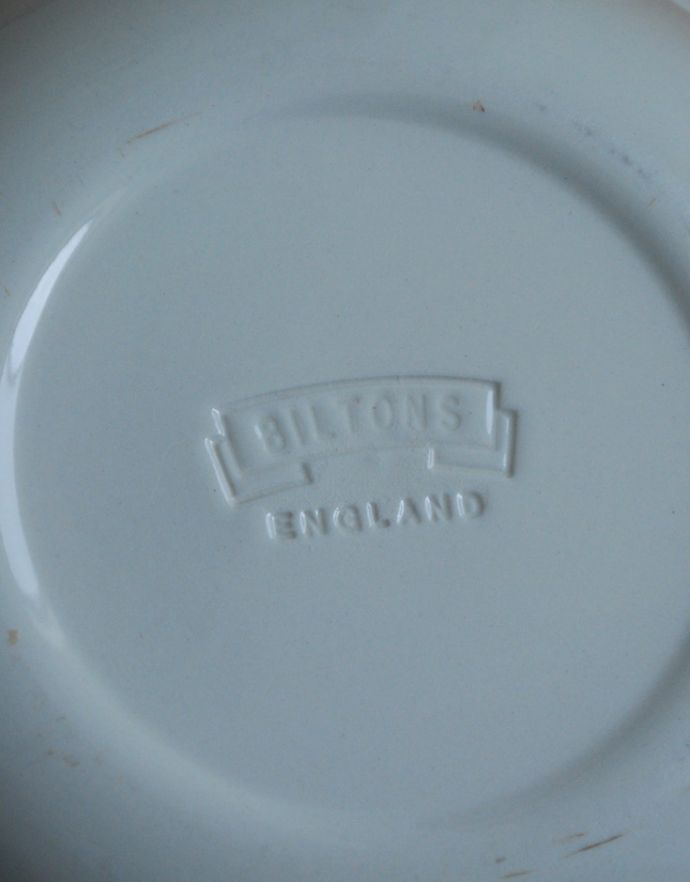 テーブルウェア(食器)　アンティーク雑貨　BILTONS社（ビルトン）のアンティークプレート。バックスタンプです。(k-1692-z)